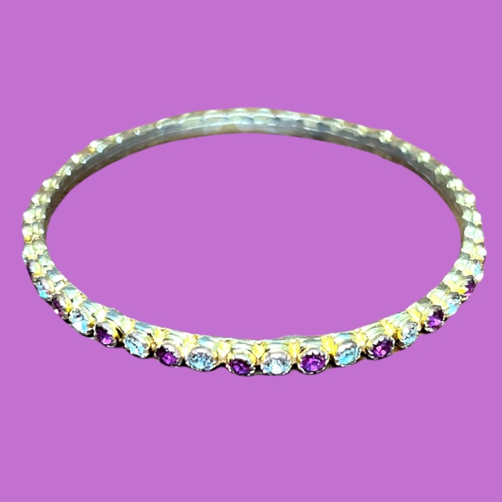 Gold tone  bangle small
